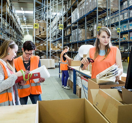 Комплектовщик склада